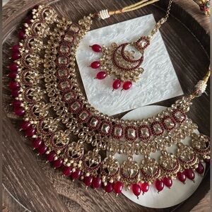Maroon and Bronze Bollywood Necklace Choker Set With Tikka And Earrings